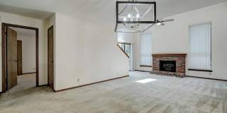 Beautiful Two-Story 3bed/2bath Townhome Available in Westside Norman!! Gallery 23