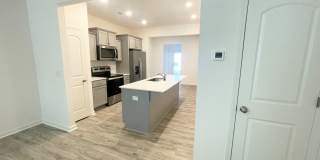 BEAUTIFUL 2 Bedroom Townhome in Mooresville AVAILABLE NOW Gallery 3