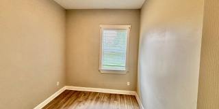 513 S 24th Street - 2 Bedroom House, Fenced Yard, Off-Street Parking, Pets OKAY! Gallery 4