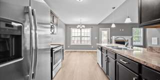 Pet Friendly Three Bedroom! Gallery 21