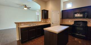 Two Story 3/2.5/2 Duplex close to Creekside Shopping and Entertainment! / Fridge / Fenced in yard /CISD Gallery 10