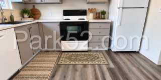 Remodeled 2 Bedroom 1 Bathroom Upper Level Sumner Apartment Gallery 1