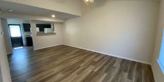4 Bedroom newly remodeled Duplex Gallery 5