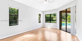 1256 Manor Dr S Gallery 17