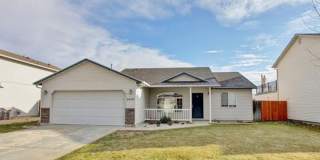 Single level 4 bedroom 2 bath Boise home. Gallery 1