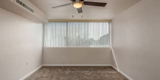 The Landmark Gallery 15