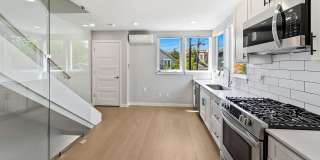 Stylish 2BR Townhome with Rooftop Deck & A/C Near Light Rail Gallery 8
