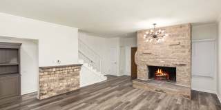 ALAMO HEIGHTS  |  TOWNHOME  |  REMODELED  |  HUGE TERRACE Gallery 11