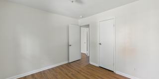 711 Easy Street Gallery 14