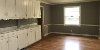 3 Bedroom Pet Friendly Home For Rent! Gallery 6