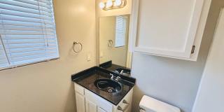 Awesome open Studio Apartments Close to Downtown Gallery 31