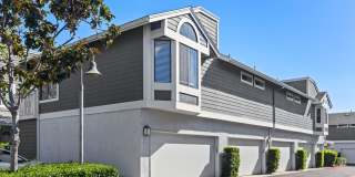 Prime Irvine Living: Bright End Unit Steps from Pool & Parks Gallery 4