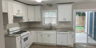 Remodeled Updated Townhome in Great Kennesaw Location! Near Kennesaw State University, Interstates and Shopping! Remodeled Updated Townhome in Great Kennesaw Location! Near Kennesaw State University, Interstates and Shopping! Gallery 4