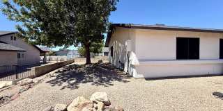 Updated 3 Bedroom, 2 Bathroom Home in Central Kingman – Across from the Mohave County Fairgrounds! Gallery 6