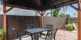 106 E Gates Street Gallery 30