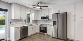 ** NAPLES PARK ** 3 BED / 3 BATH - POOL HOME - FENCED YARD - NO HOA! - PET OK - ANNUAL RENTAL Gallery 6