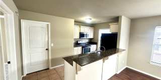 Craftsman style 3 bedroom 2 bath Home - Avail NOW! Gallery 9