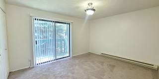 $1,150 - 1 Bed / 1 Bath Bright and Airy Condo on Spokane River Gallery 11
