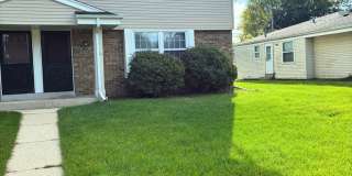 3 Bedroom/ 1.5 Bathroom Townhome for Rent - Waukesha, WI Gallery 1