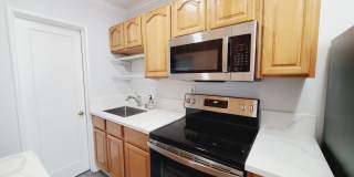 Ground floor One bedroom with Private Patio near Diamond District Gallery 6