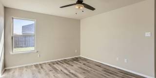 503 Hawthorn Drive Gallery 17