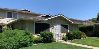 Two-Story 2/1 Near Fig-Garden Village! Two-Story 2/1 Near Fig-Garden Village! Gallery 1