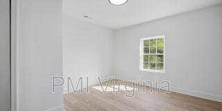 307 North 4th Street Gallery 17