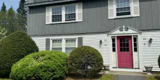2 bedroom condo 3.5 miles from Dartmouth Gallery 1