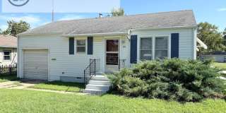 2 Bed 1 Bath House with Garage Gallery 1