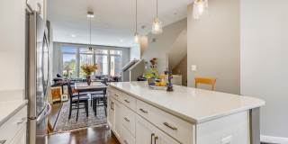 GREAT LOCATION!! Stunning 3BD/3.5BA luxury 4-level townhouse! Gallery 6