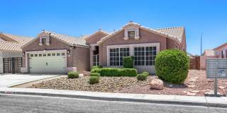 Spacious 5 Bedroom Home with Pool! Gallery 22