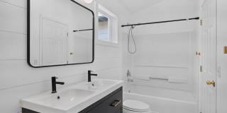 Charming 3 BD 2 BA Townhome Located in Hillsboro's Briarcreek Community | Recently Updated! | Main-Level Bedroom & Full Bath | Great Private Patio!* Gallery 15