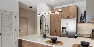 1235 U North Ashland Ave. Gallery 7