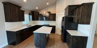 Spacious 6-Bedroom Home for Rent in Lehi Gallery 1