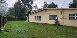 FOR RENT 5 bedroom, 3 bathrooms, 2 car garage home near UF. Gallery 33