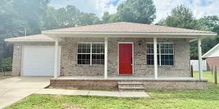 Quaint 3-Bedroom Home Gallery 1