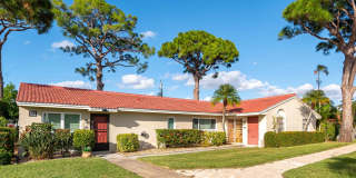 Charming furnished 2-Bed, 2-Bath Condo in 55+ Community near Siesta Key Gallery 1