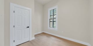 530 E Carson St Gallery 10