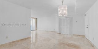 7501 E Treasure Dr Gallery 9