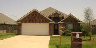 College Station - Large 4 bedrooms / 2.5 baths with garage and fenced yard!! College Station - Large 4 bedrooms / 2.5 baths with garage and fenced yard!! Gallery 1