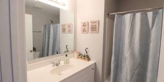 Large townhome with garage for rent in Taylor Springs! Gallery 10