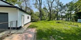 ADORABLE 3 BED 1.5 BATH BUNGALOW -----DEERING ST. Gallery 17