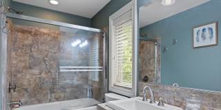 Desirable Oregon City / Luxury Home, High End Amenities, Central Air, Central Vac, Tank-less Hot Water & More! Gallery 24