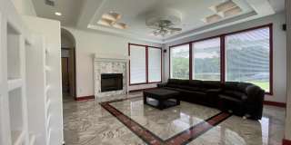 Spacious 3/2 with In-Law Suite Gallery 14