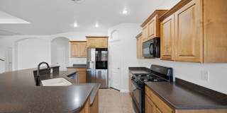 Pet Friendly 4 Bedroom Home! Gallery 12