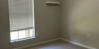 Great Location Close to LSU Gallery 12