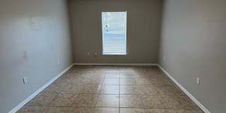 Charming and spacious 3-Bedroom Home with Screened Patio in Ashington Park! Gallery 12