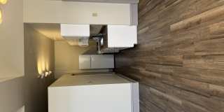 204 E Washington Street unit: 204 Gallery 3