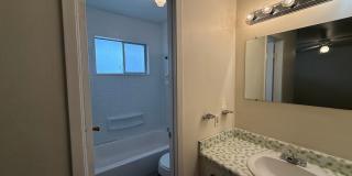1/1 Triplex - End Unit /No Carpet / Vinyl Plank Flooring / Lots of Parking / CISD Gallery 17