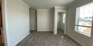 Room in 4 Bedroom Home at Tears Ln Gallery 37
